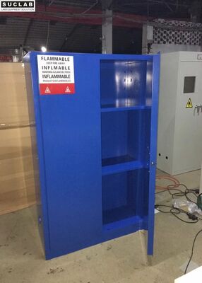 Lab Flammable Safety Storage Cabinets With Striking Reflective Labels supplier
