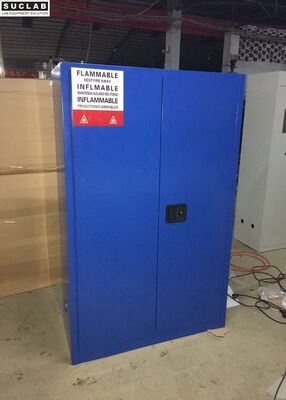 Lab Flammable Safety Storage Cabinets With Striking Reflective Labels supplier